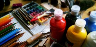 Co to jest akryl na paznokciach?