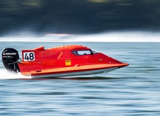 Jak wejść w ślizg motorówka? Jak wejść w ślizg motorówka?