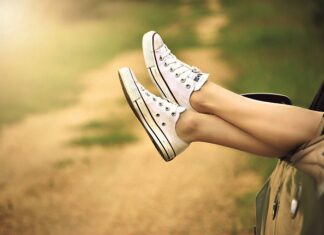 Jak nosić Converse za kostkę?