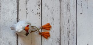 Jak pozbyć się kurzych łapek?